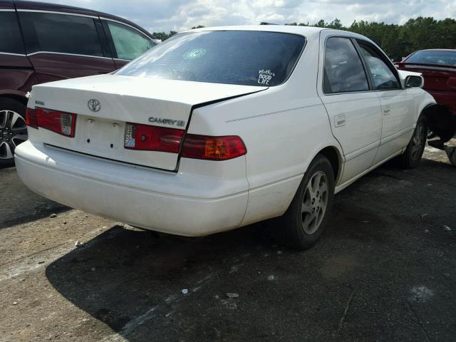 4T1BG22K2YU732516 - 2000 TOYOTA CAMRY CE WHITE photo 4