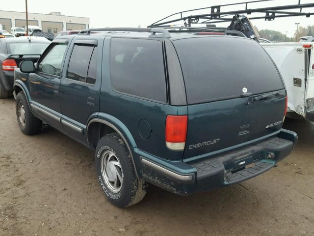 1GNDT13W3W2218128 - 1998 CHEVROLET BLAZER GREEN photo 3