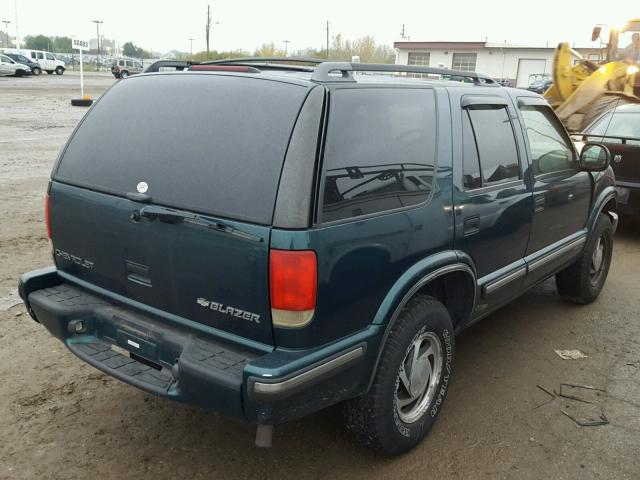 1GNDT13W3W2218128 - 1998 CHEVROLET BLAZER GREEN photo 4