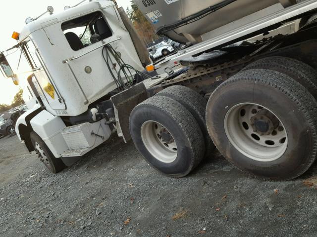 1XPGDT9X72D581107 - 2002 PETERBILT 385 YELLOW photo 3