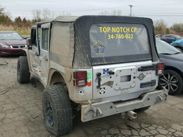 1J4BA3H16AL231175 - 2010 JEEP WRANGLER U SILVER photo 3