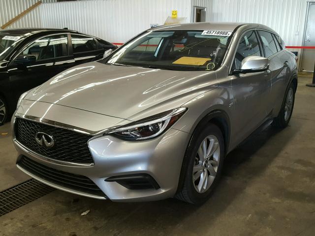 SJKCH5CP7JA058630 - 2018 INFINITI QX30 BASE SILVER photo 2