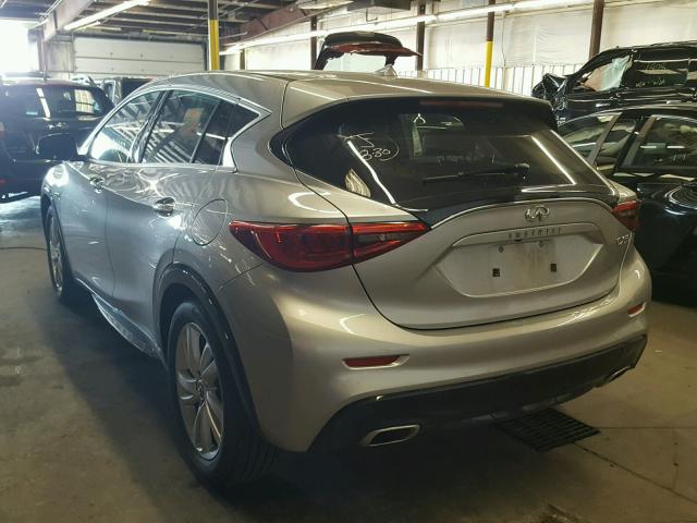SJKCH5CP7JA058630 - 2018 INFINITI QX30 BASE SILVER photo 3