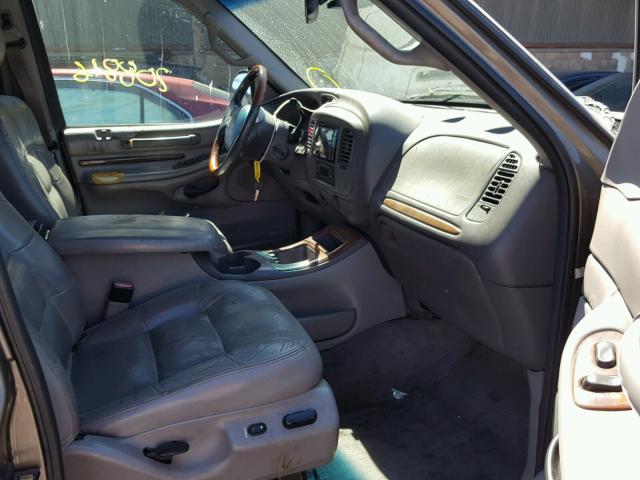 5LMEU27R12LJ08986 - 2002 LINCOLN NAVIGATOR BROWN photo 5
