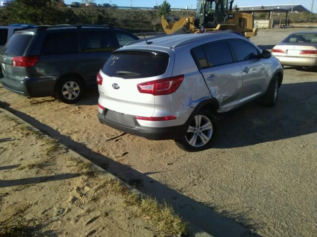 KNDPB3A23D7460924 - 2013 KIA SPORTAGE B SILVER photo 4