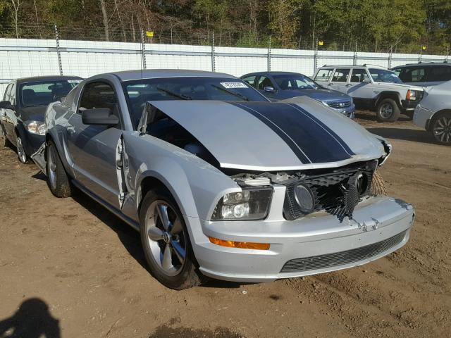 1ZVFT82H155249336 - 2005 FORD MUSTANG GT SILVER photo 1