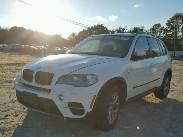 5UXZV4C52CL753084 - 2012 BMW X5 XDRIVE3 WHITE photo 2