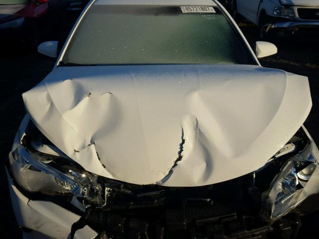 4T1BF1FK6FU031675 - 2015 TOYOTA CAMRY LE თეთრი ფოტო 7