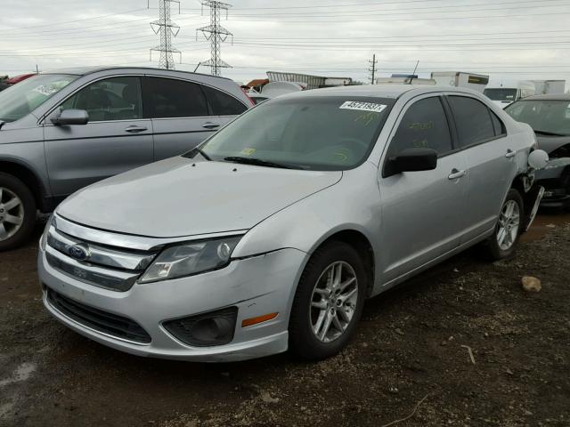 3FAHP0GA1BR344412 - 2011 FORD FUSION S SILVER photo 2