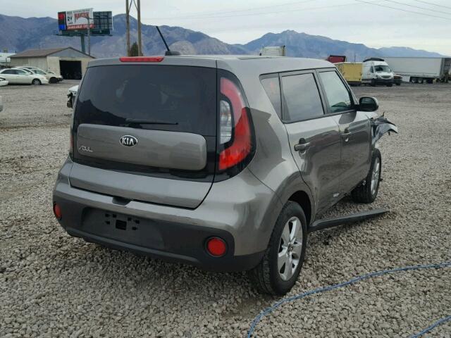 KNDJN2A26H7469825 - 2017 KIA SOUL GRAY photo 4