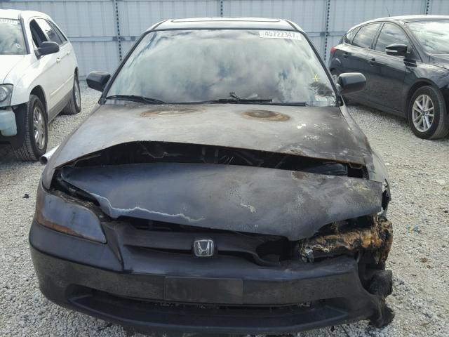 1HGCG1654WA058084 - 1998 HONDA ACCORD EX BLACK photo 9