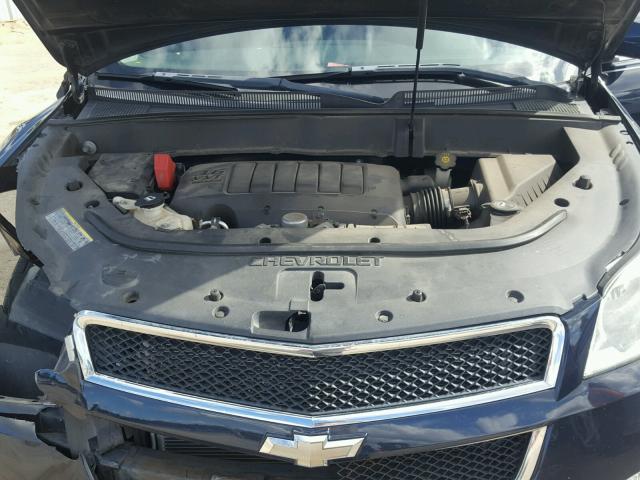 1GNLRFED8AS115704 - 2010 CHEVROLET TRAVERSE L BLUE photo 7