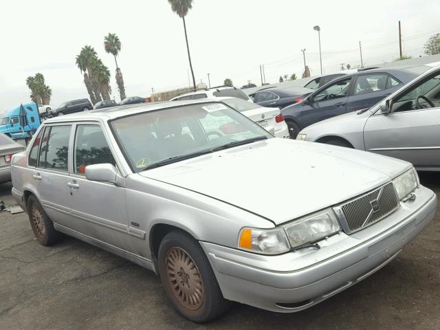 YV1KS9601W1127593 - 1998 VOLVO S90 SILVER photo 1