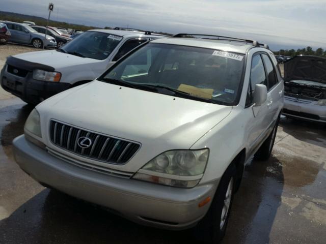 JTJGF10U610117537 - 2001 LEXUS RX 300 WHITE photo 2