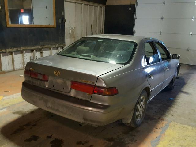 4T1BF22K2VU010817 - 1997 TOYOTA CAMRY TAN photo 4