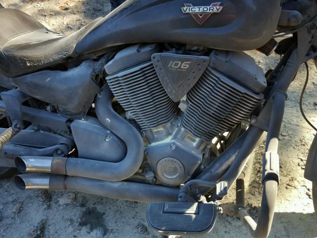 5VPGA36N6D3021070 - 2013 VICTORY MOTORCYCLES VEGAS 8-BA BLACK photo 7