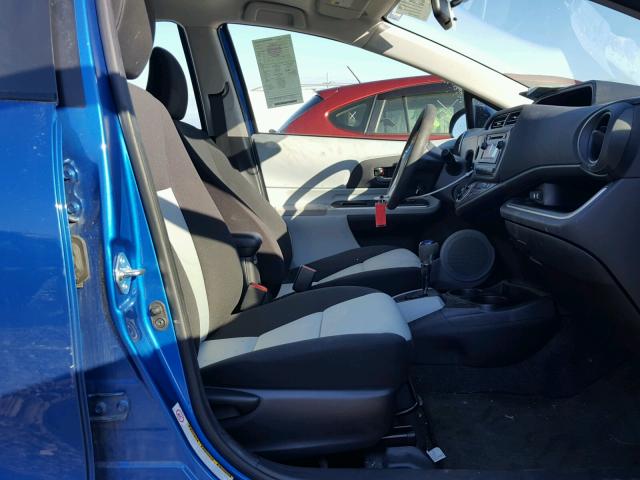 JTDKDTB30E1075241 - 2014 TOYOTA PRIUS C BLUE photo 5