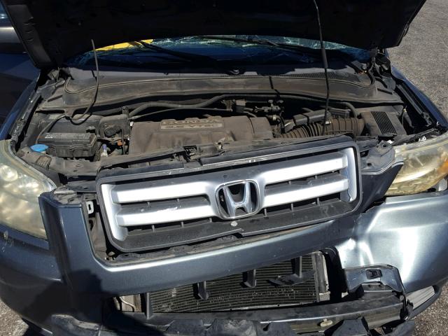 2HKYF18146H531654 - 2006 HONDA PILOT LX GRAY photo 7