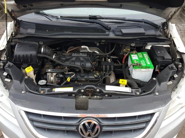 2V8HW44159R601388 - 2009 VOLKSWAGEN ROUTAN S SILVER photo 7