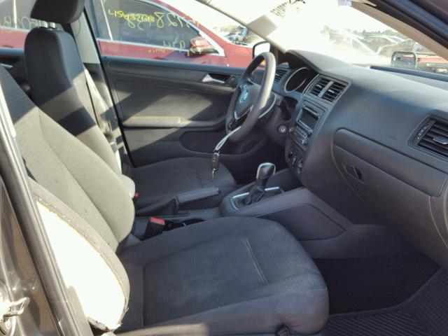 3VW2K7AJ8FM356475 - 2015 VOLKSWAGEN JETTA BASE GRAY photo 5
