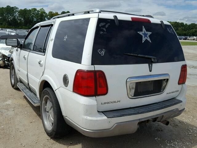 5LMFU27R73LJ13714 - 2003 LINCOLN NAVIGATOR Biały zdjęcie 3