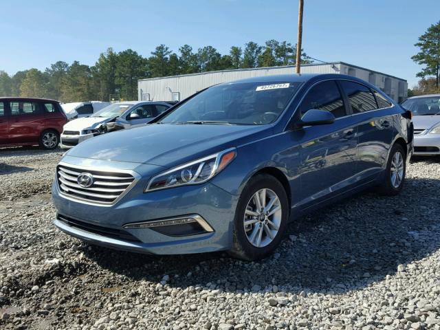 5NPE24AF8FH069136 - 2015 HYUNDAI SONATA SE BLUE photo 2