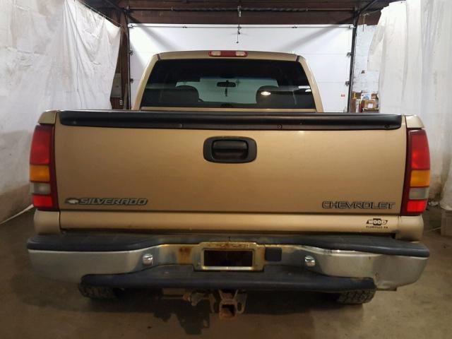 1GCEK19T0XE103211 - 1999 CHEVROLET SILVERADO GOLD photo 9