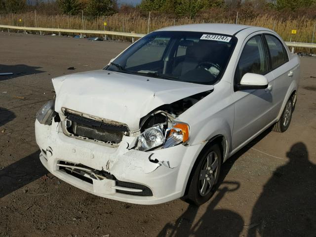 KL1TD5DE9AB105895 - 2010 CHEVROLET AVEO LS WHITE photo 2