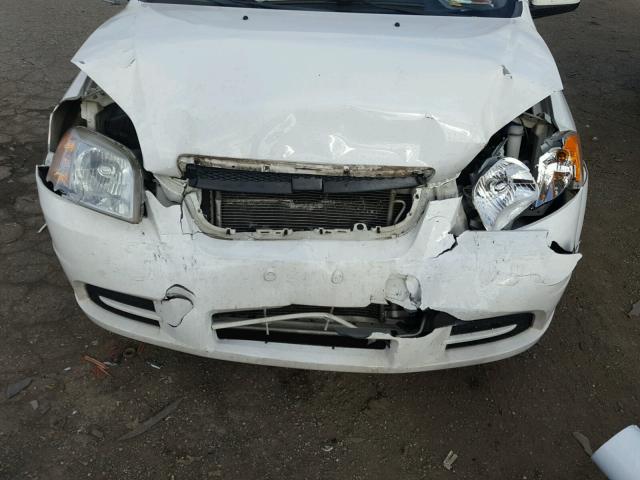 KL1TD5DE9AB105895 - 2010 CHEVROLET AVEO LS WHITE photo 7
