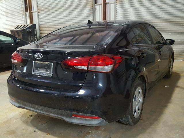 3KPFK4A78HE142445 - 2017 KIA FORTE LX BLACK photo 4