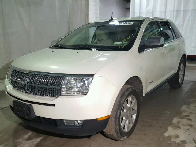 2LMDU88C87BJ26988 - 2007 LINCOLN MKX WHITE photo 2