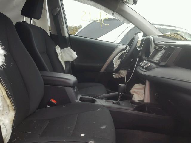 2T3BFREV5HW667184 - 2017 TOYOTA RAV4 LE Qara foto 5