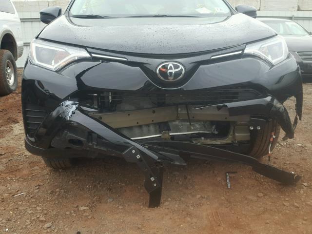 2T3BFREV5HW667184 - 2017 TOYOTA RAV4 LE Qara foto 9