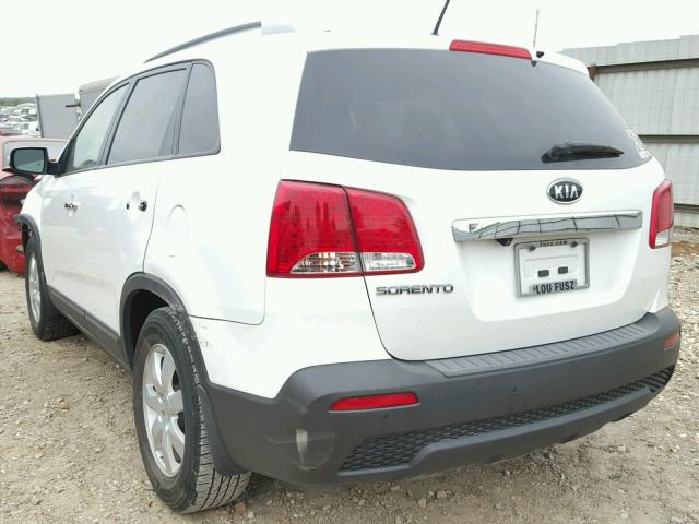 5XYKT4A61DG329686 - 2013 KIA SORENTO LX WHITE photo 3