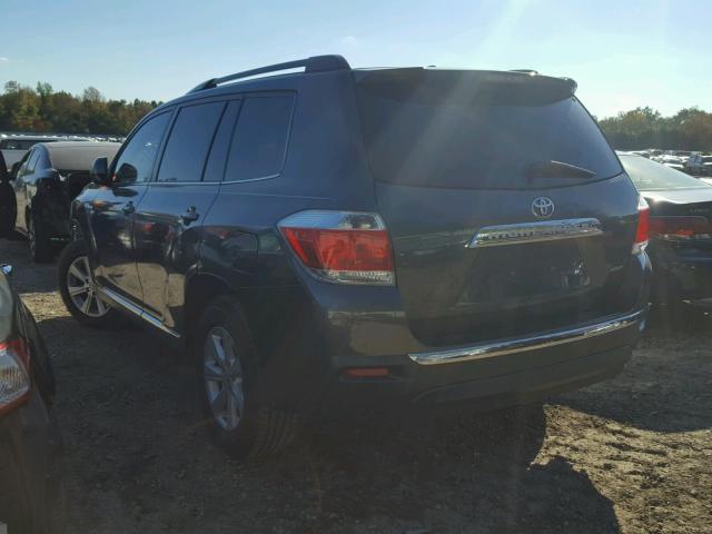 5TDBK3EH8BS052219 - 2011 TOYOTA HIGHLANDER GRAY photo 3