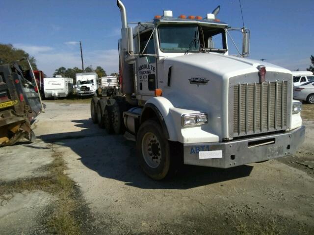 1NKDXUEX55J105823 - 2005 KENWORTH CONSTRUCTI WHITE photo 1