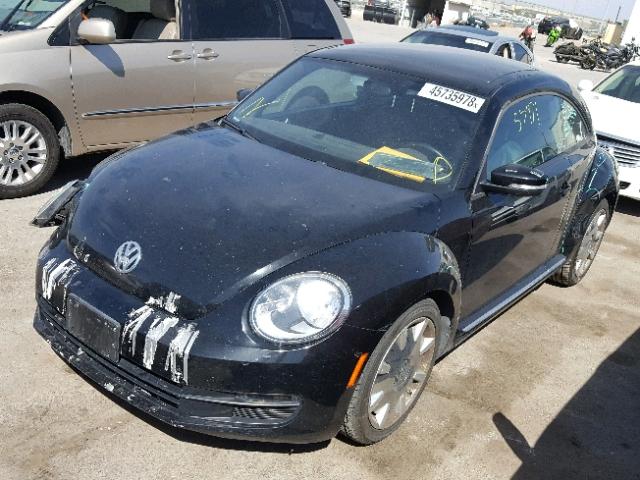 3VWJP7AT9CM638554 - 2012 VOLKSWAGEN BEETLE BLACK photo 2