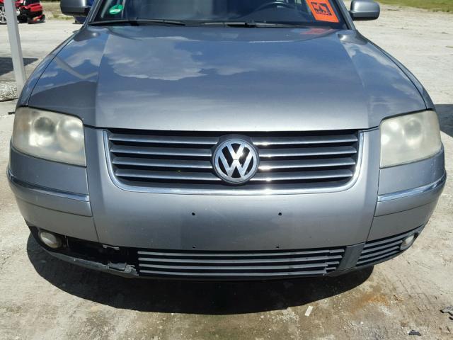 WVWTH63B63P283828 - 2003 VOLKSWAGEN PASSAT GLX SILVER photo 9