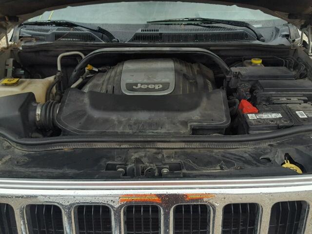 1J8HH58258C131006 - 2008 JEEP COMMANDER TAN photo 7