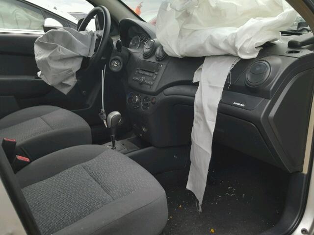 KL1TV55E29B348570 - 2009 CHEVROLET AVEO LS SILVER photo 5