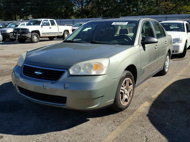 1G1ZS51FX6F247333 - 2006 CHEVROLET MALIBU LS GREEN photo 2