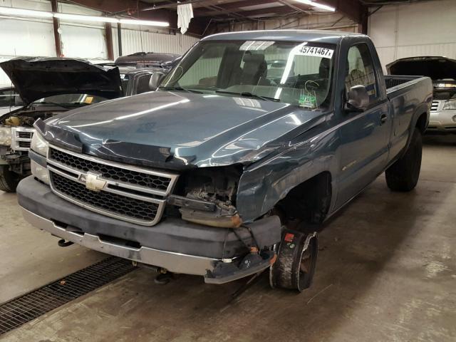 1GCHK24U46E176325 - 2006 CHEVROLET SILVERADO GRAY photo 2