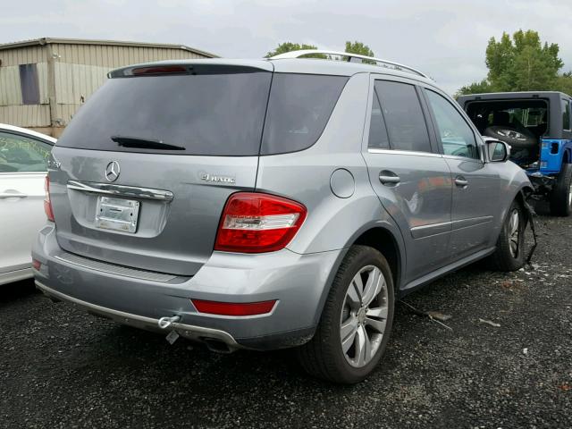 4JGBB8GB9AA556498 - 2010 MERCEDES-BENZ ML 350 4MA SILVER photo 4