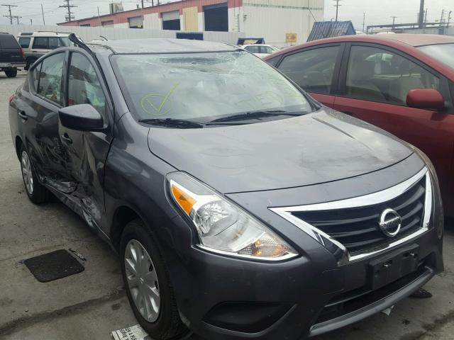 3N1CN7AP7GL909646 - 2016 NISSAN VERSA S GRAY photo 1