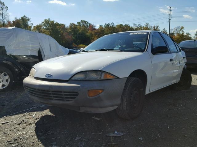 1G1JC5246W7329285 - 1998 CHEVROLET CAVALIER WHITE photo 2