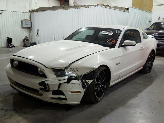 1ZVBP8CF7D5241224 - 2013 FORD MUSTANG GT WHITE photo 2