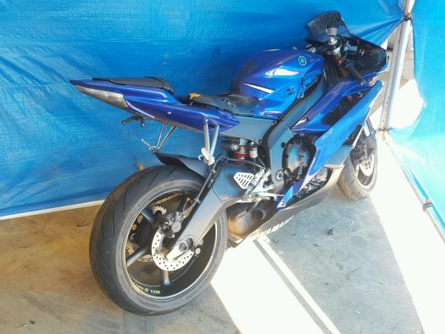 JYARJ12E56A010606 - 2006 YAMAHA YZFR6 BLUE photo 4