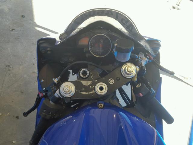 JYARJ12E56A010606 - 2006 YAMAHA YZFR6 BLUE photo 5