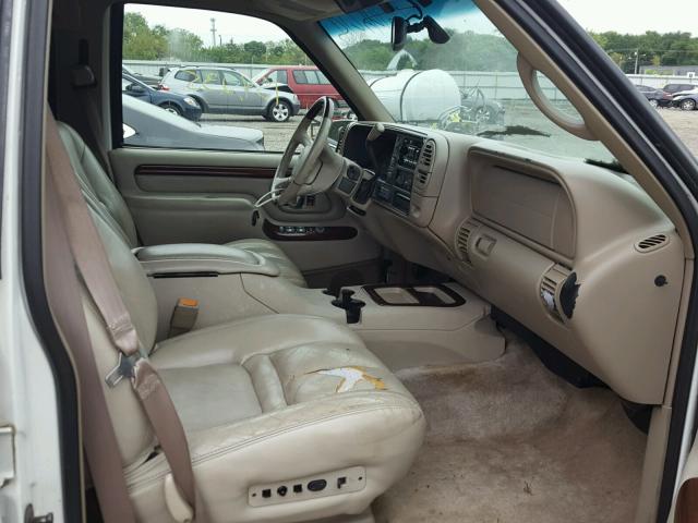 1GYEK13R0YR100567 - 2000 CADILLAC ESCALADE WHITE photo 5