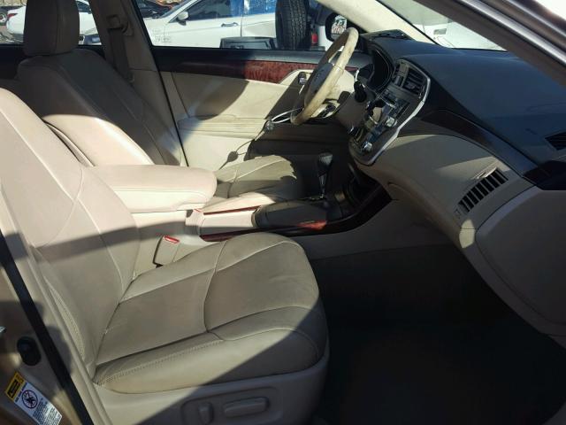 4T1BK3DB5BU421381 - 2011 TOYOTA AVALON BAS GOLD photo 5